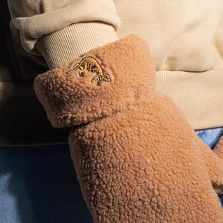 Sniff Fluffy Mittens